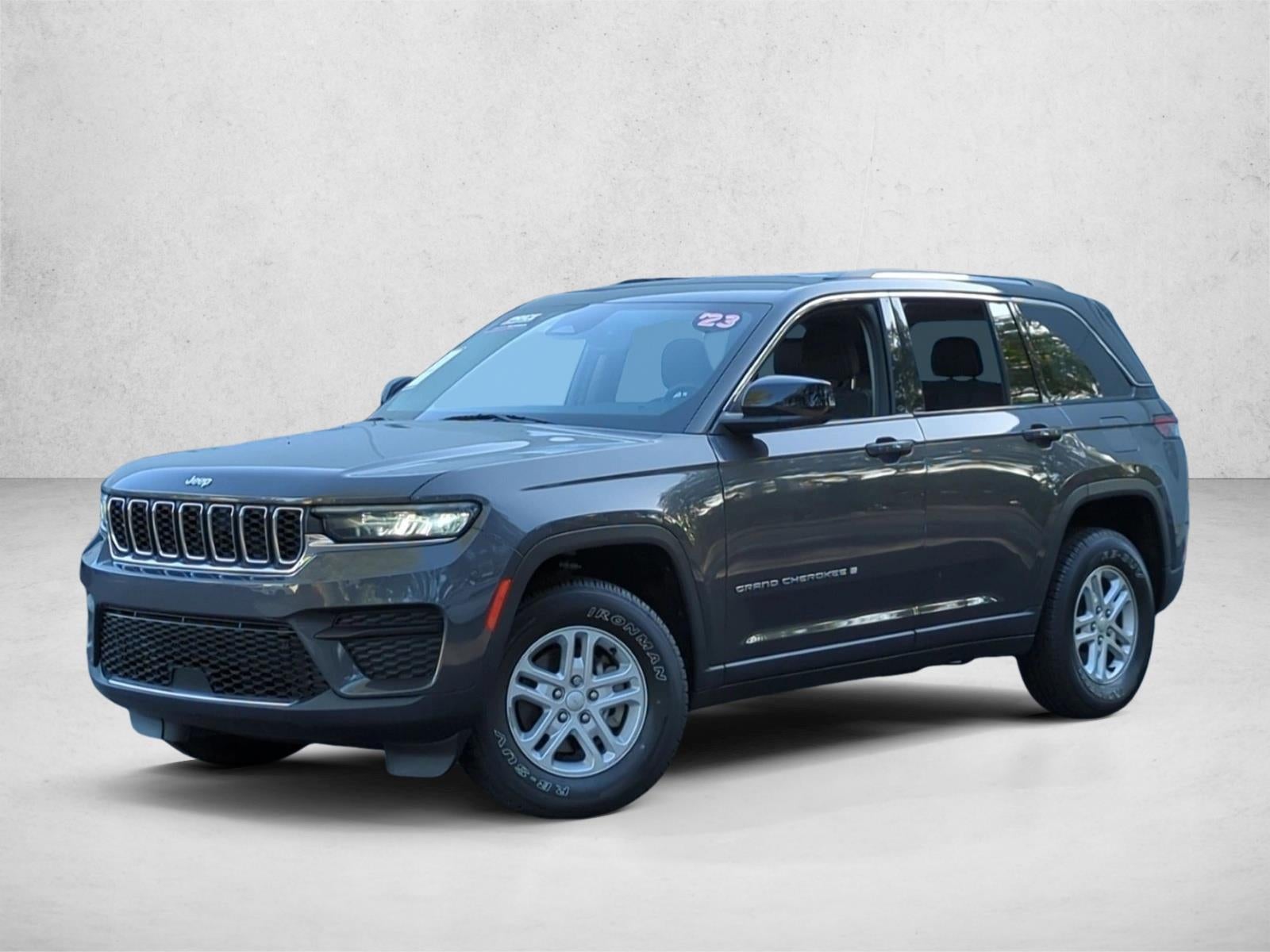 2023 Jeep Grand Cherokee Laredo 4x2