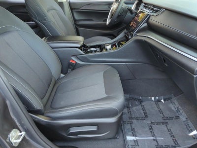 2023 Jeep Grand Cherokee Laredo 4x2