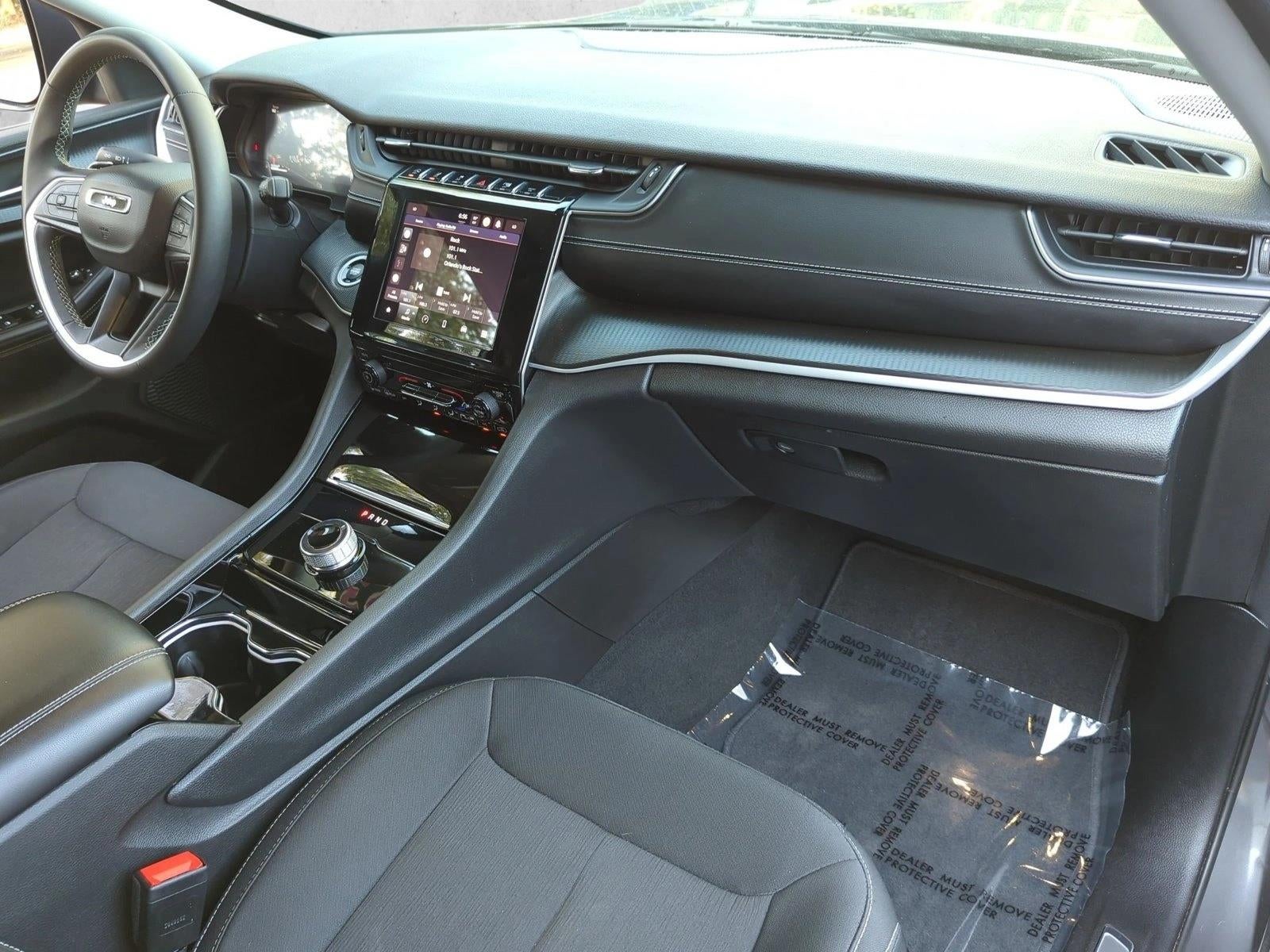 2023 Jeep Grand Cherokee Laredo 4x2