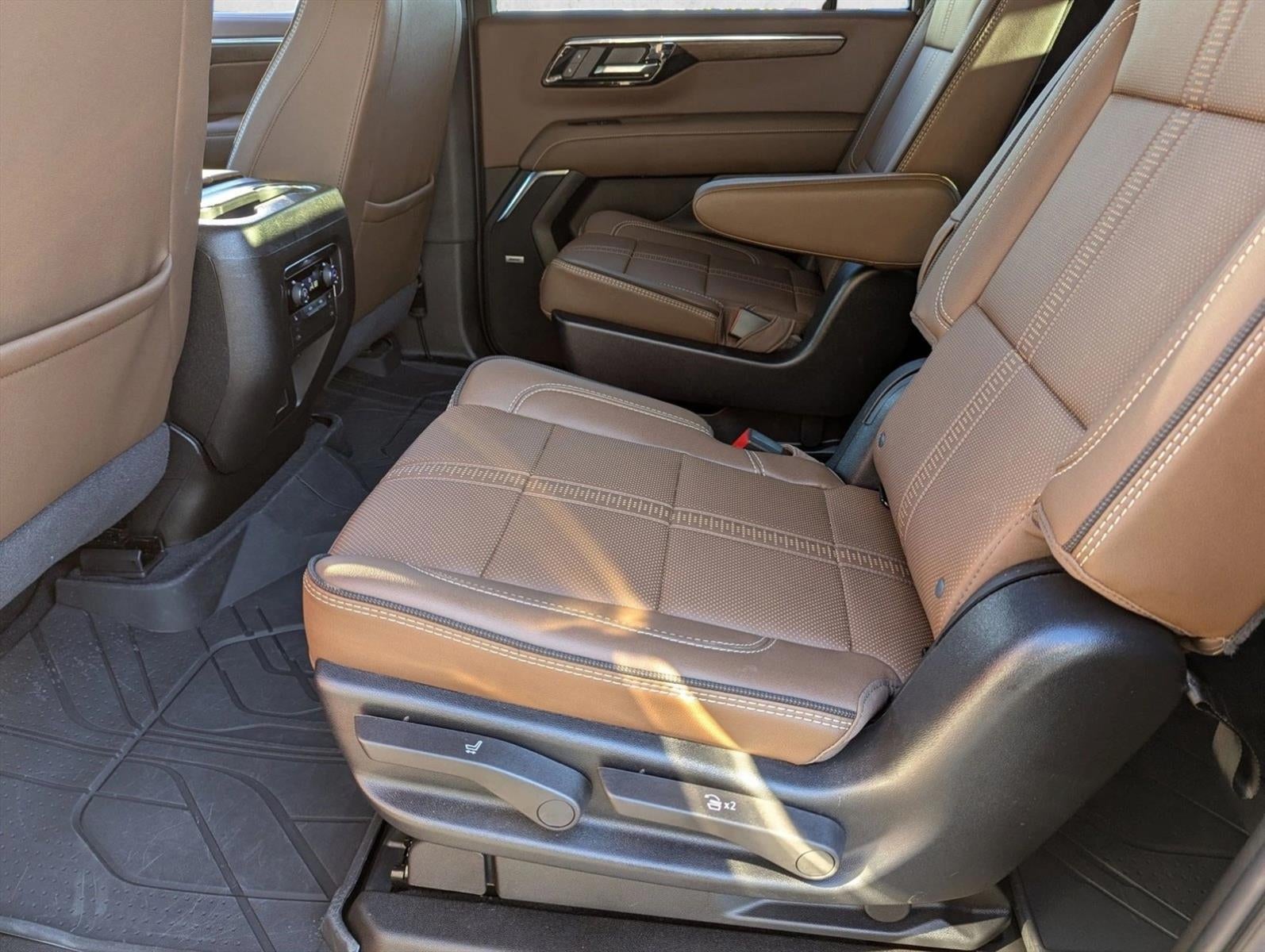 2025 Chevrolet Suburban 4WD High Country