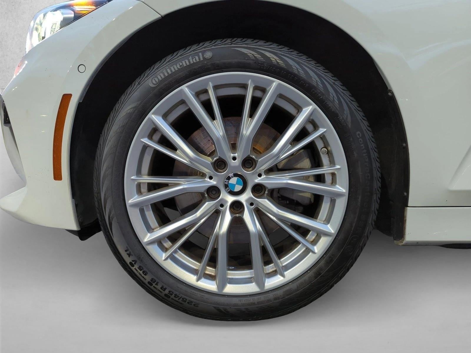 2023 BMW 330i Sedan