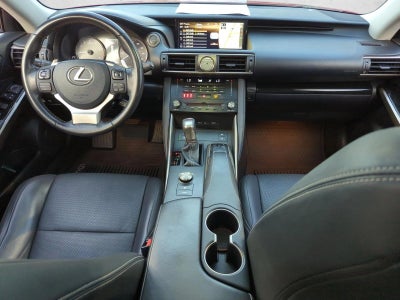 2018 Lexus IS 300 RWD