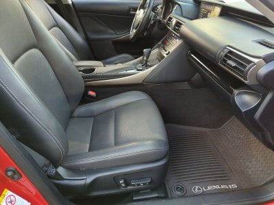 2018 Lexus IS 300 RWD