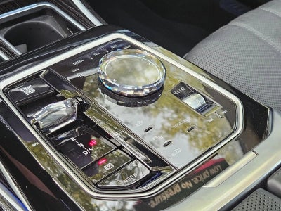 2025 BMW 740i xDrive Sedan