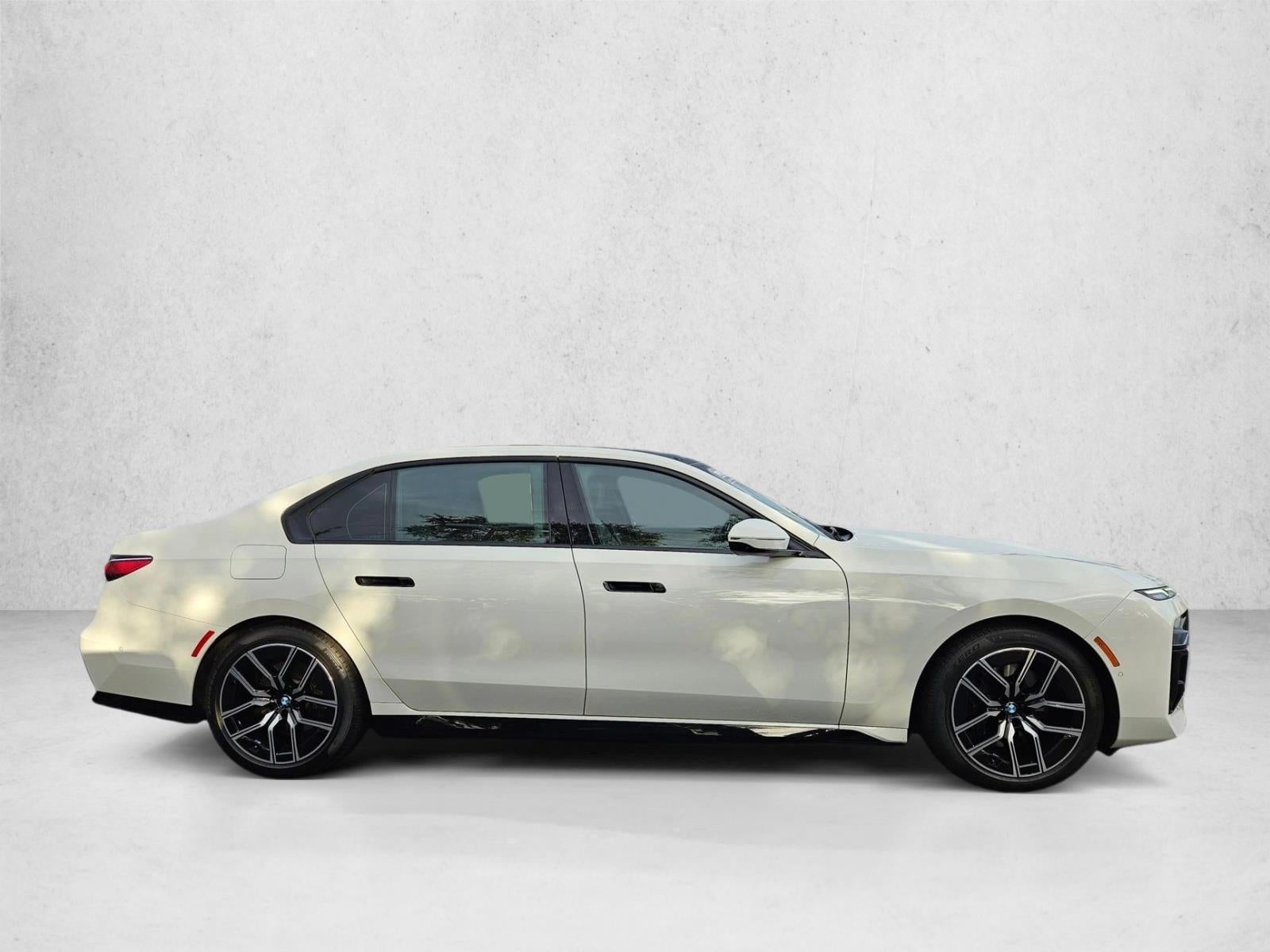 2025 BMW 740i xDrive Sedan