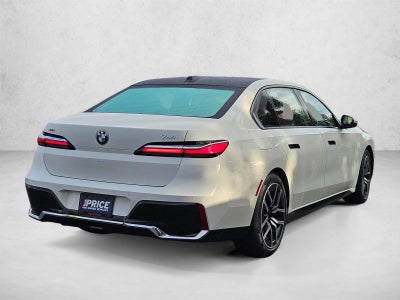 2025 BMW 740i xDrive Sedan