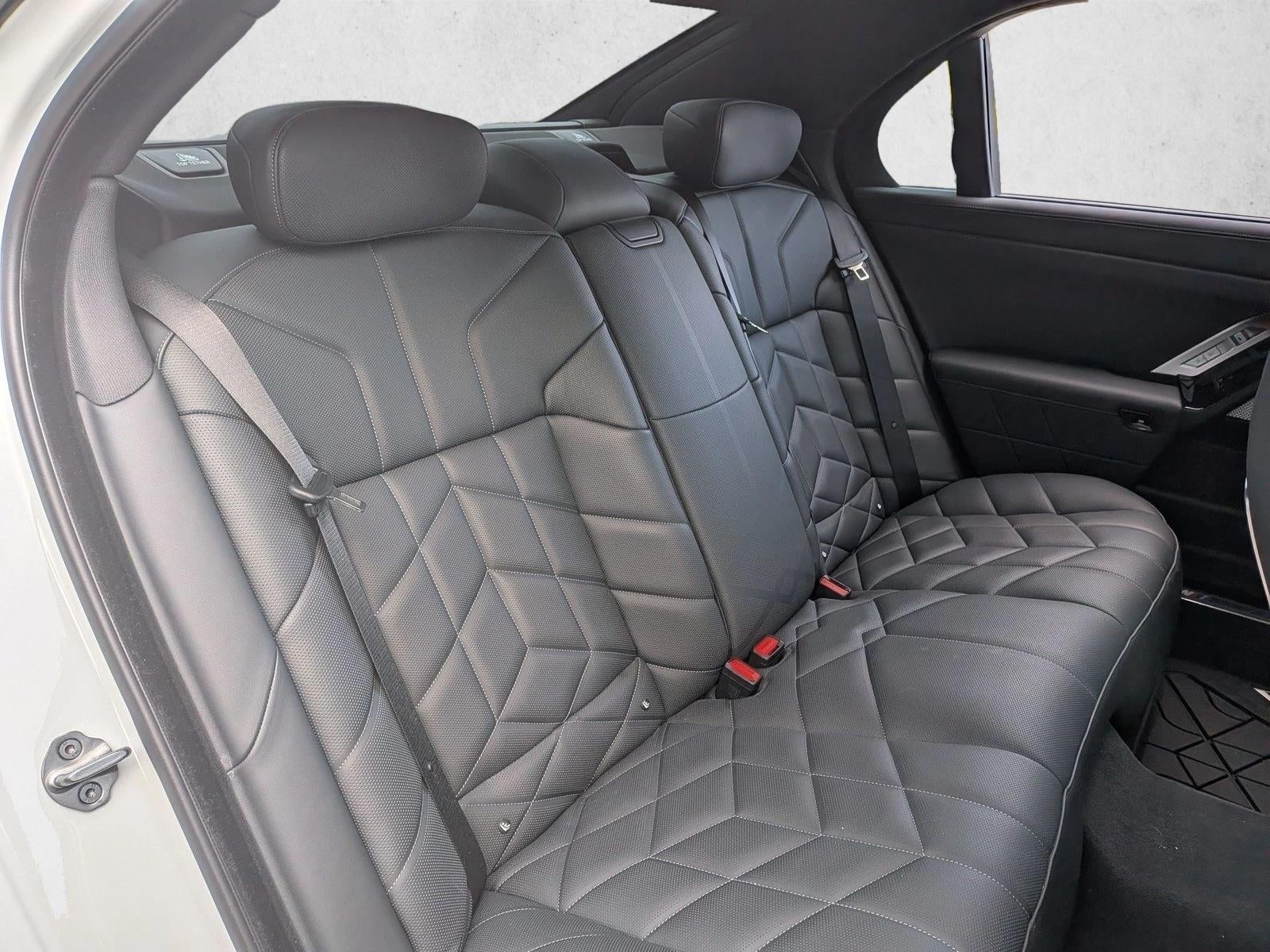 2024 BMW 760i xDrive Sedan