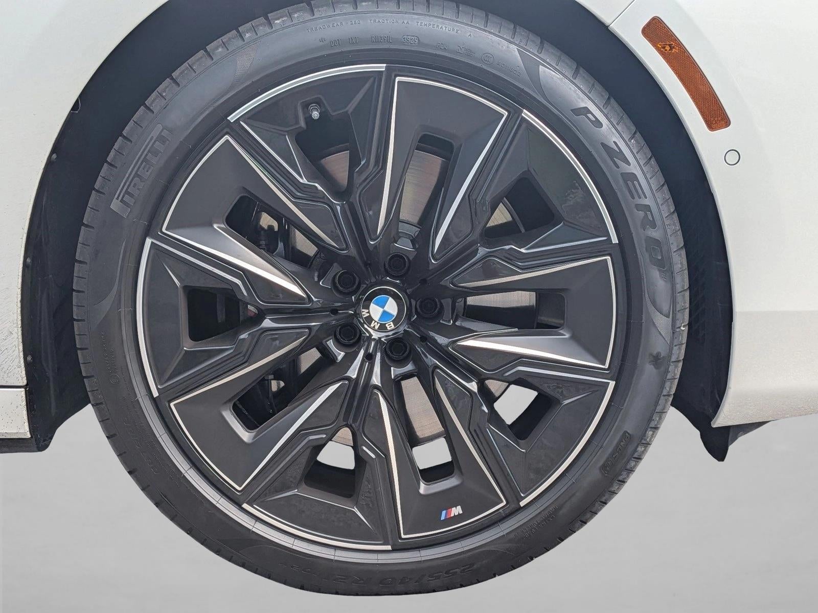 2024 BMW 760i xDrive Sedan
