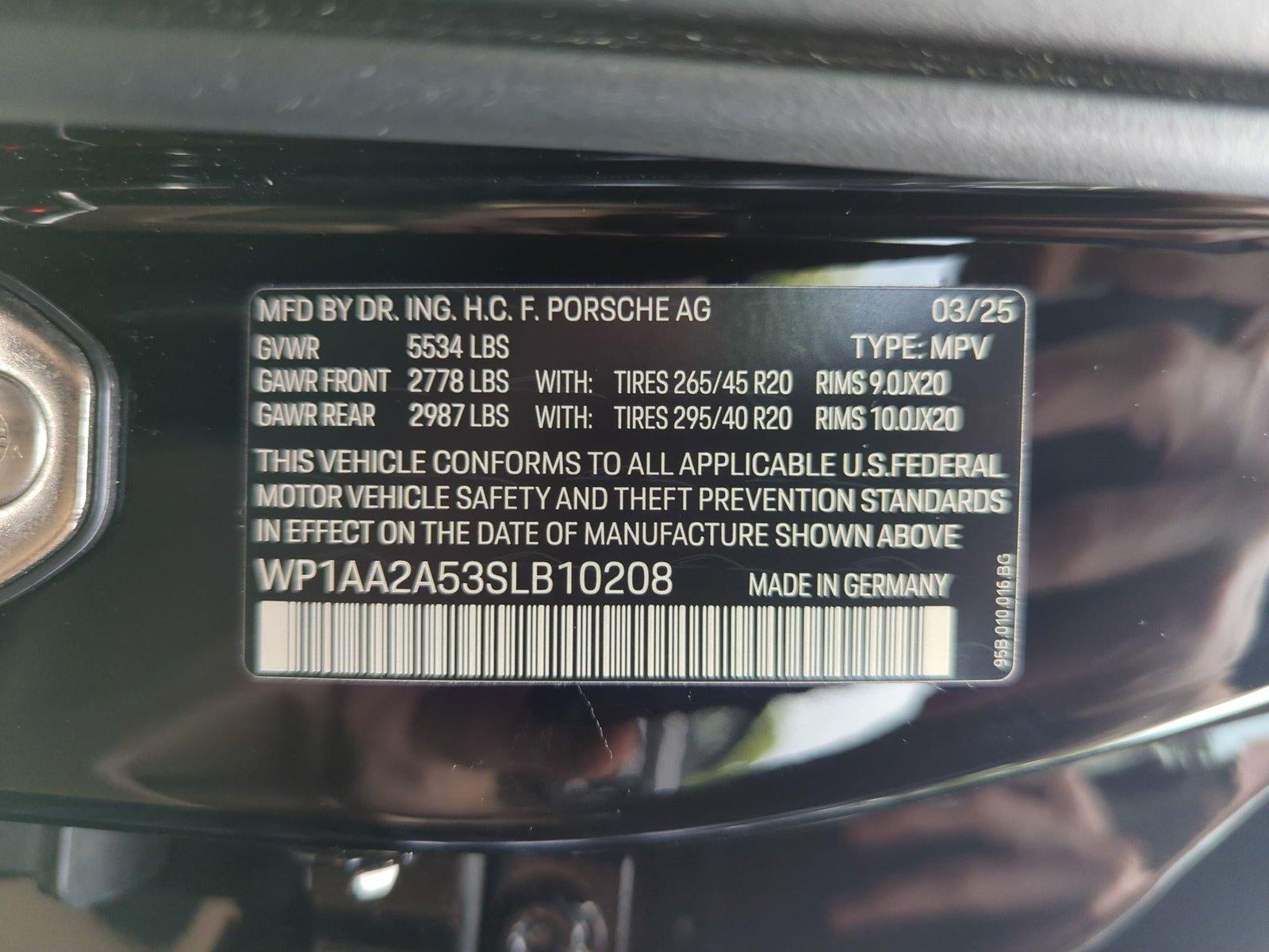 2025 Porsche Macan AWD