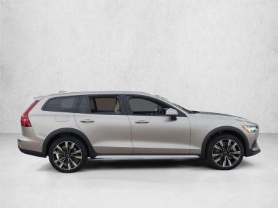 2024 Volvo V60 Cross Country B5 AWD Ultimate