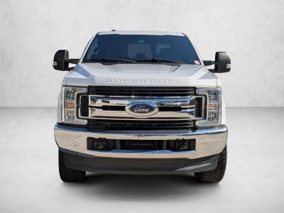2017 Ford Super Duty F-250 SRW XLT 4WD Crew Cab 6.75' Box