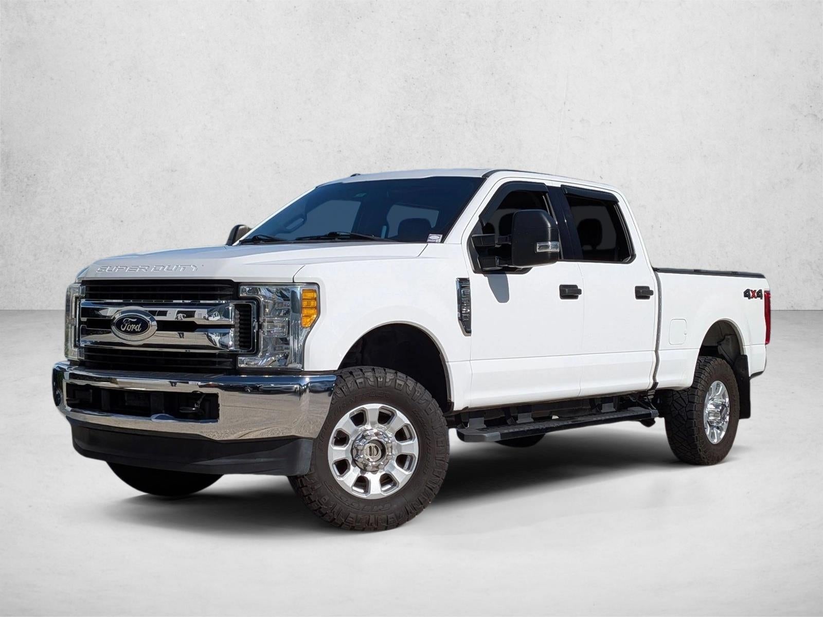 2017 Ford Super Duty F-250 SRW XLT 4WD Crew Cab 6.75' Box