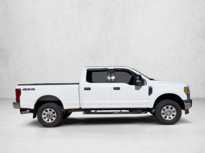 2017 Ford Super Duty F-250 SRW XLT 4WD Crew Cab 6.75' Box