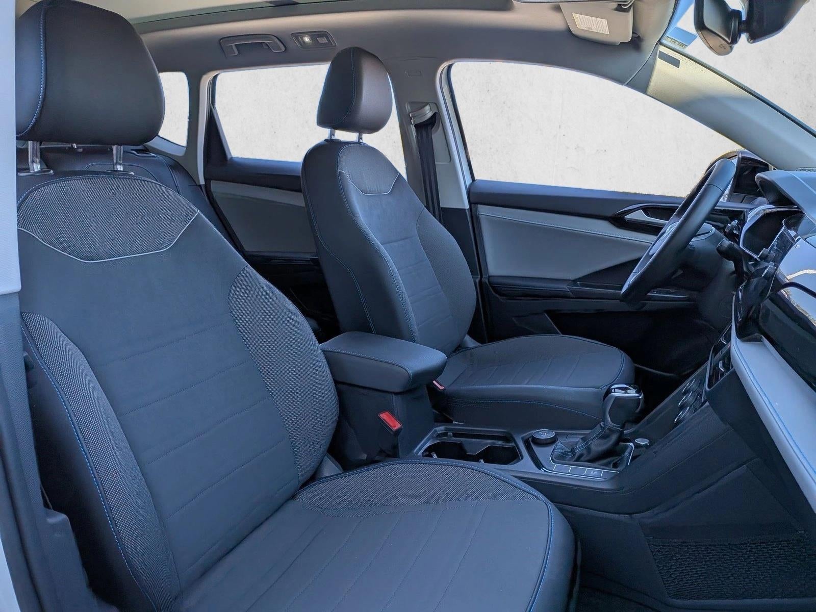 2024 Volkswagen Taos SE Black 4MOTION