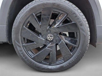 2024 Volkswagen Taos SE Black 4MOTION