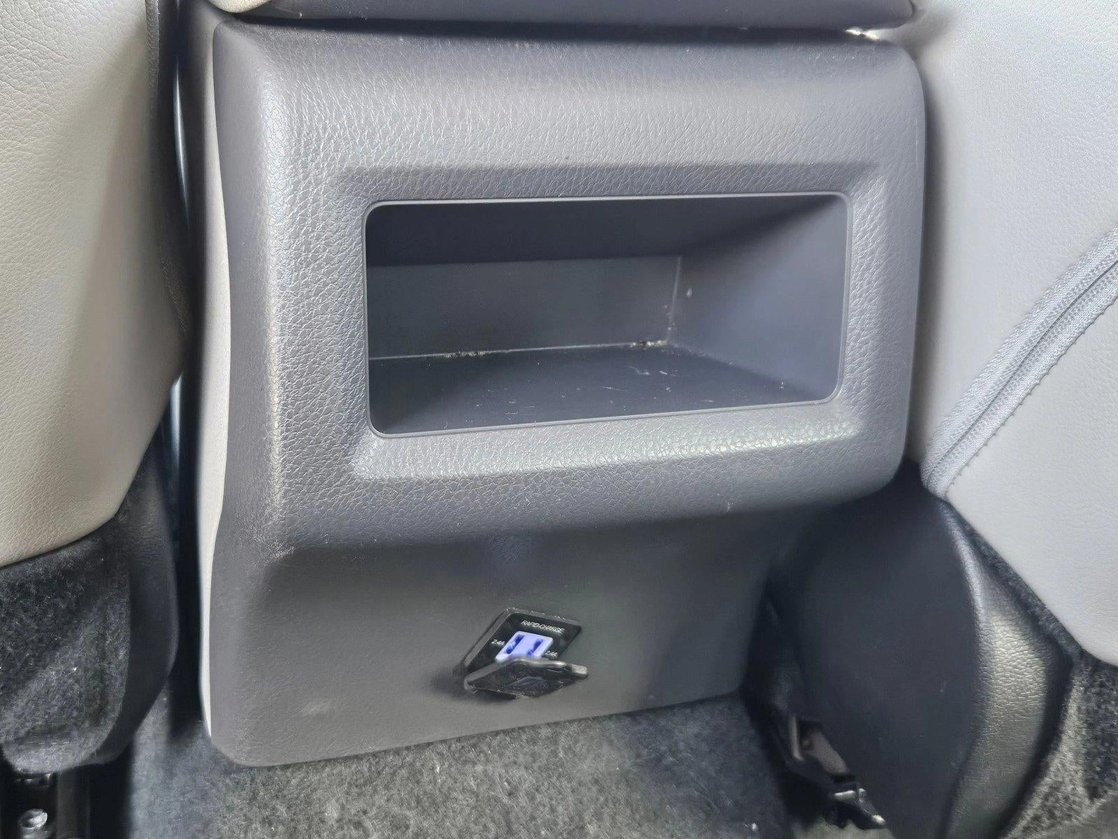 2022 Toyota Camry SE Auto (SE)