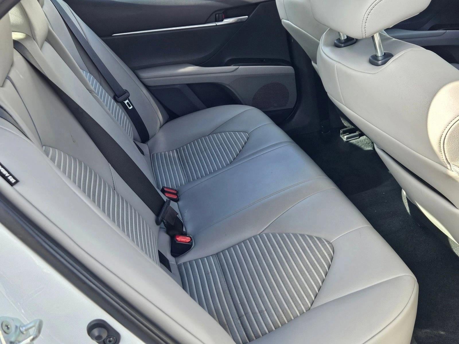 2022 Toyota Camry SE Auto (SE)