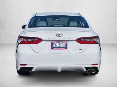 2022 Toyota Camry SE Auto (SE)