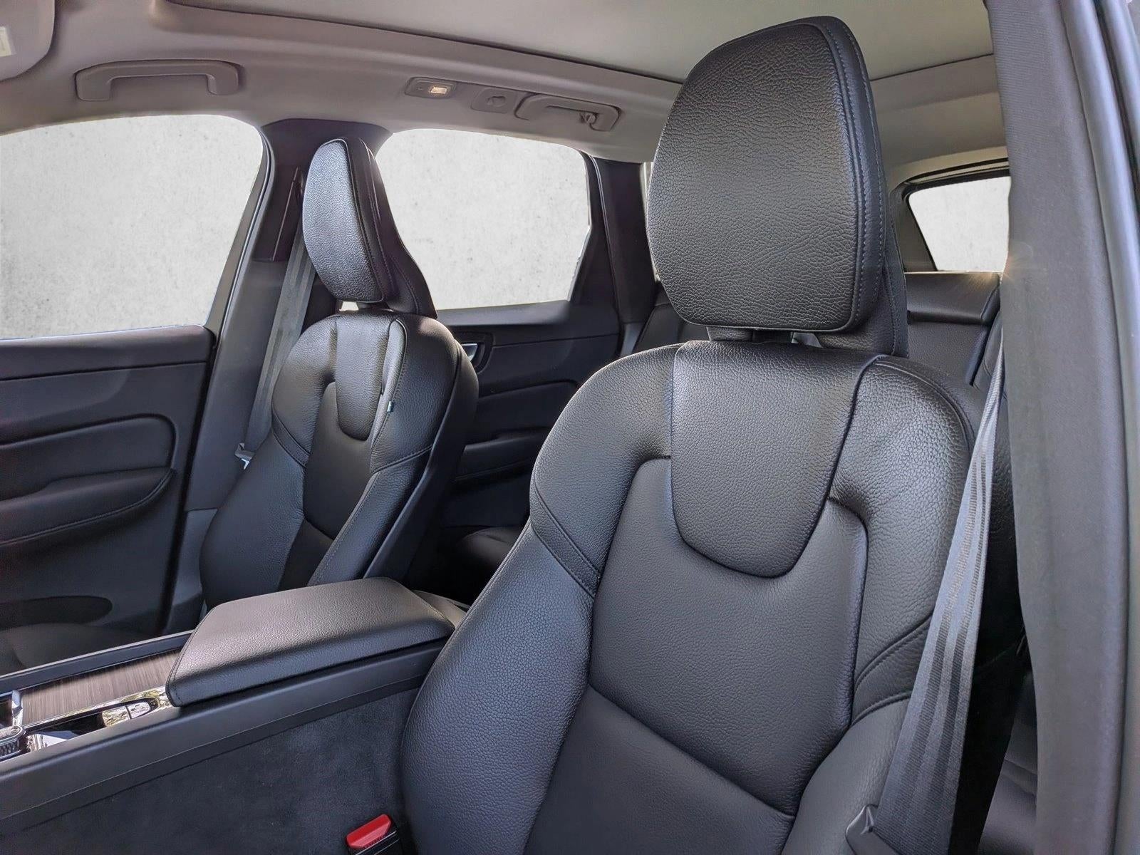 2022 Volvo XC60 B5 FWD Momentum