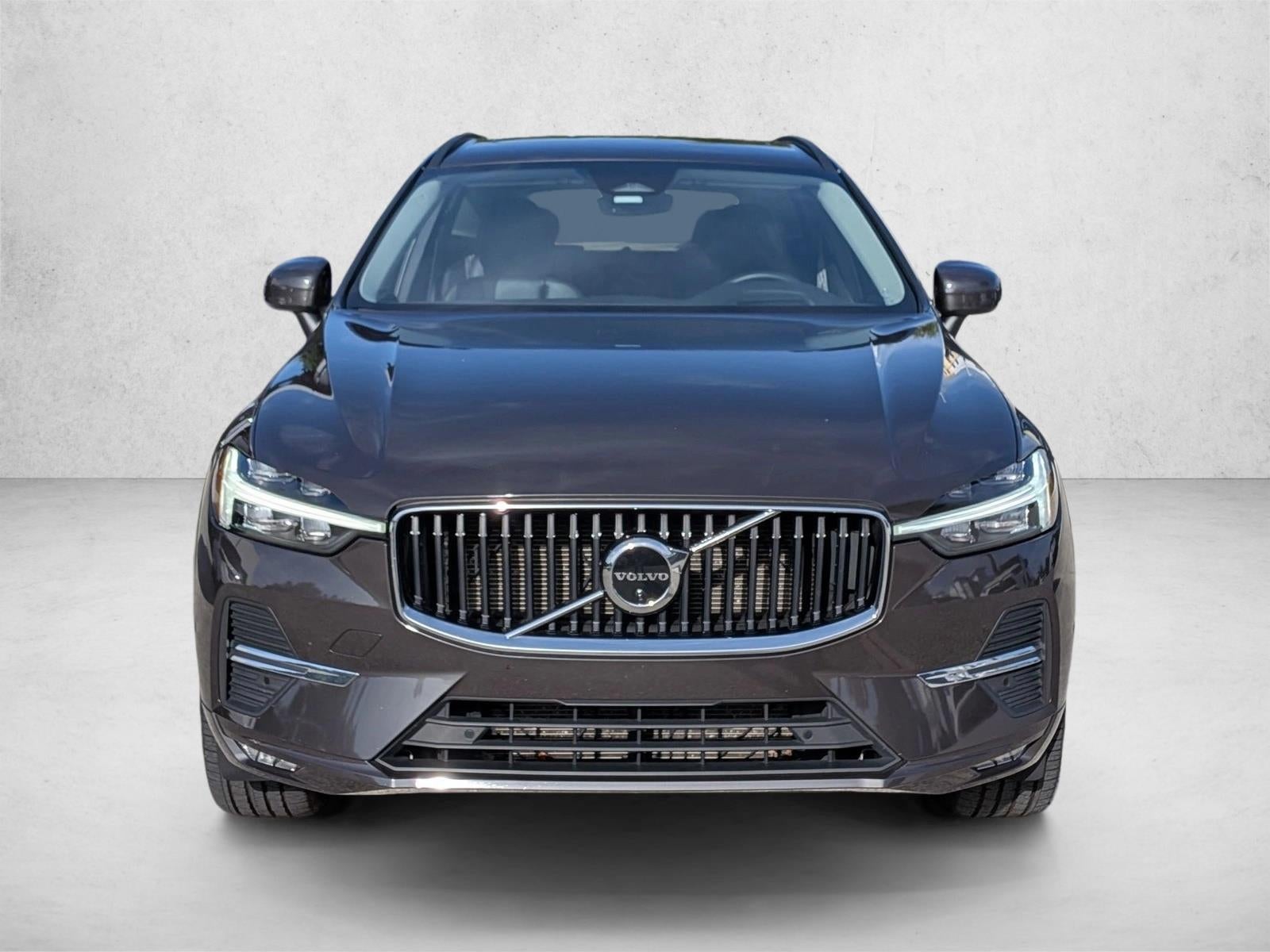 2022 Volvo XC60 B5 FWD Momentum