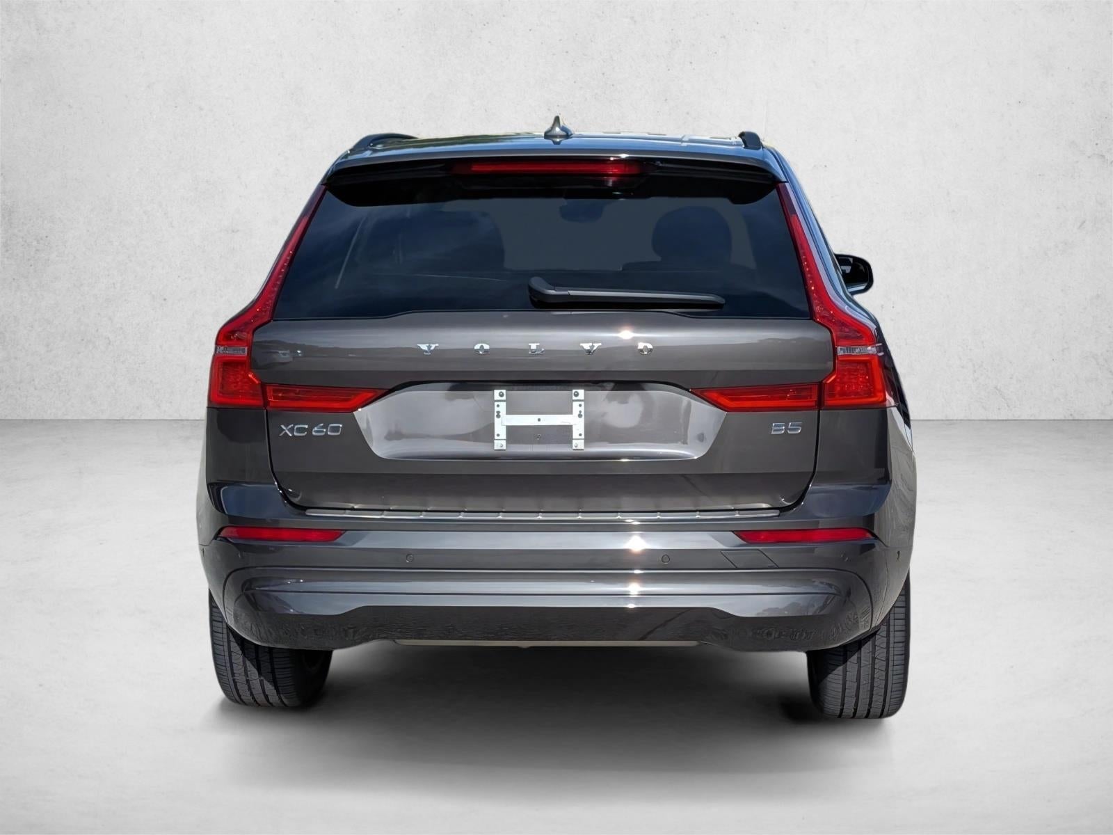2022 Volvo XC60 B5 FWD Momentum