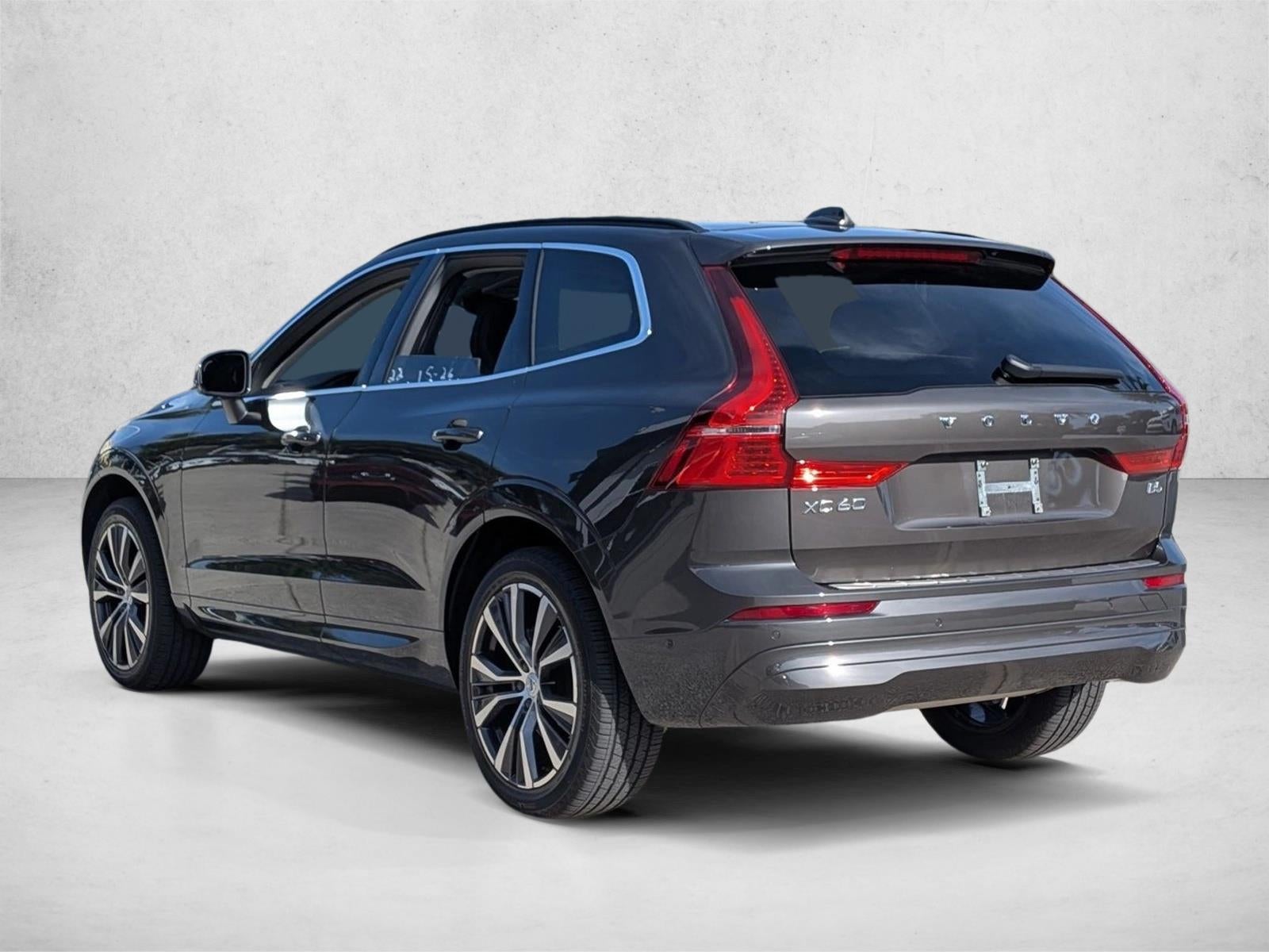2022 Volvo XC60 B5 FWD Momentum