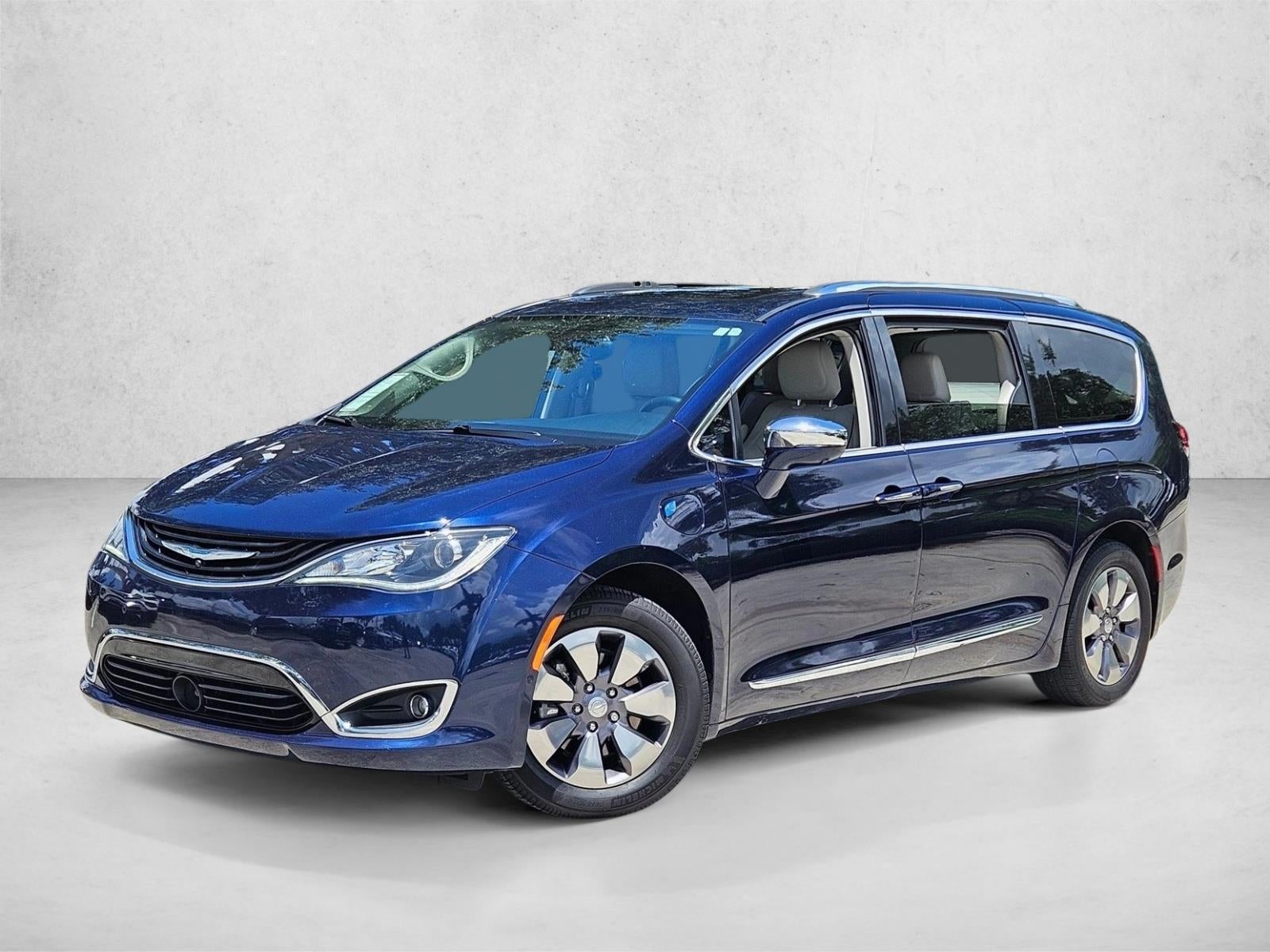 2018 Chrysler Pacifica Hybrid Limited FWD