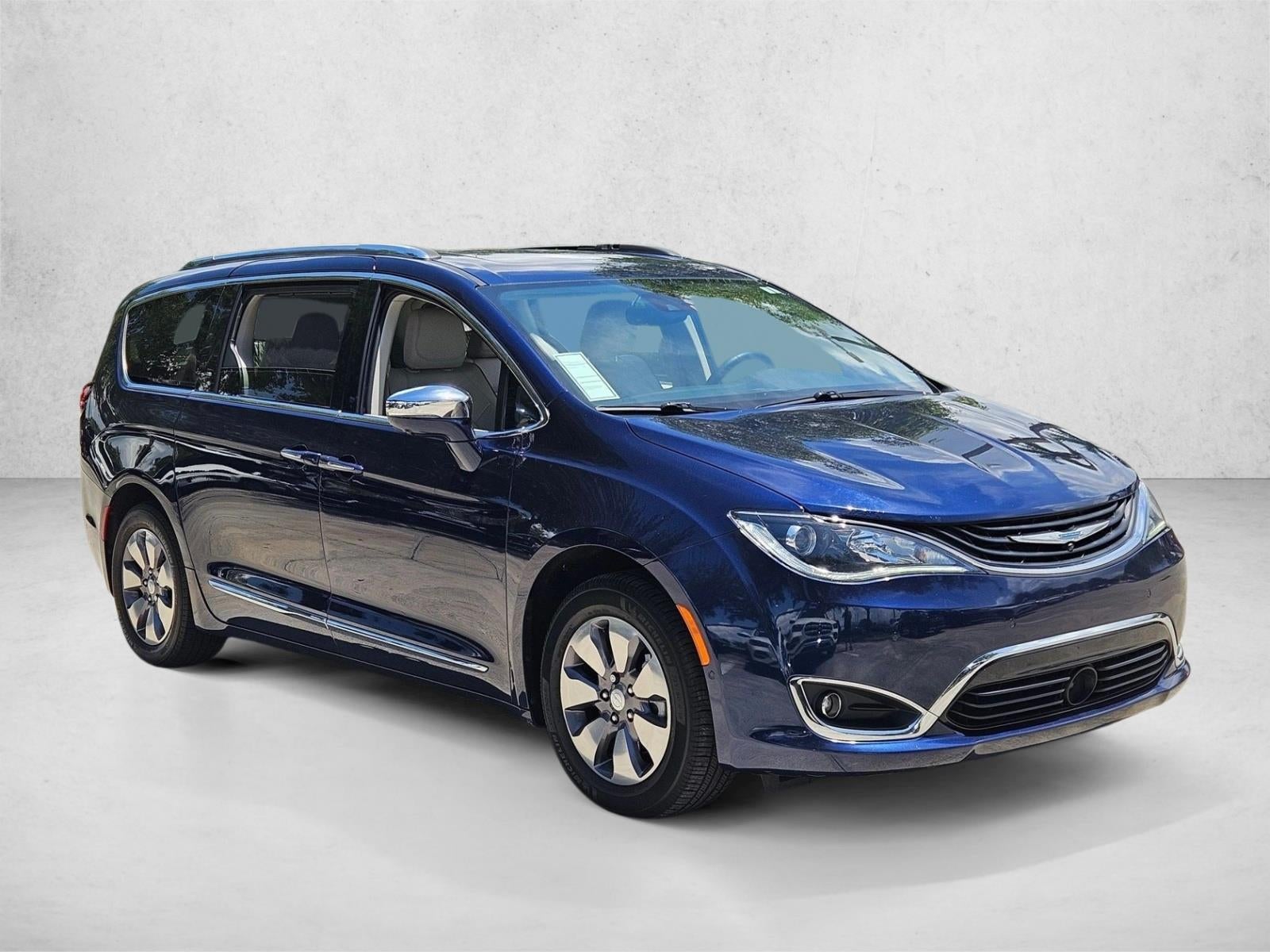 2018 Chrysler Pacifica Hybrid Limited FWD