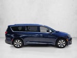 2018 Chrysler Pacifica Hybrid Limited FWD