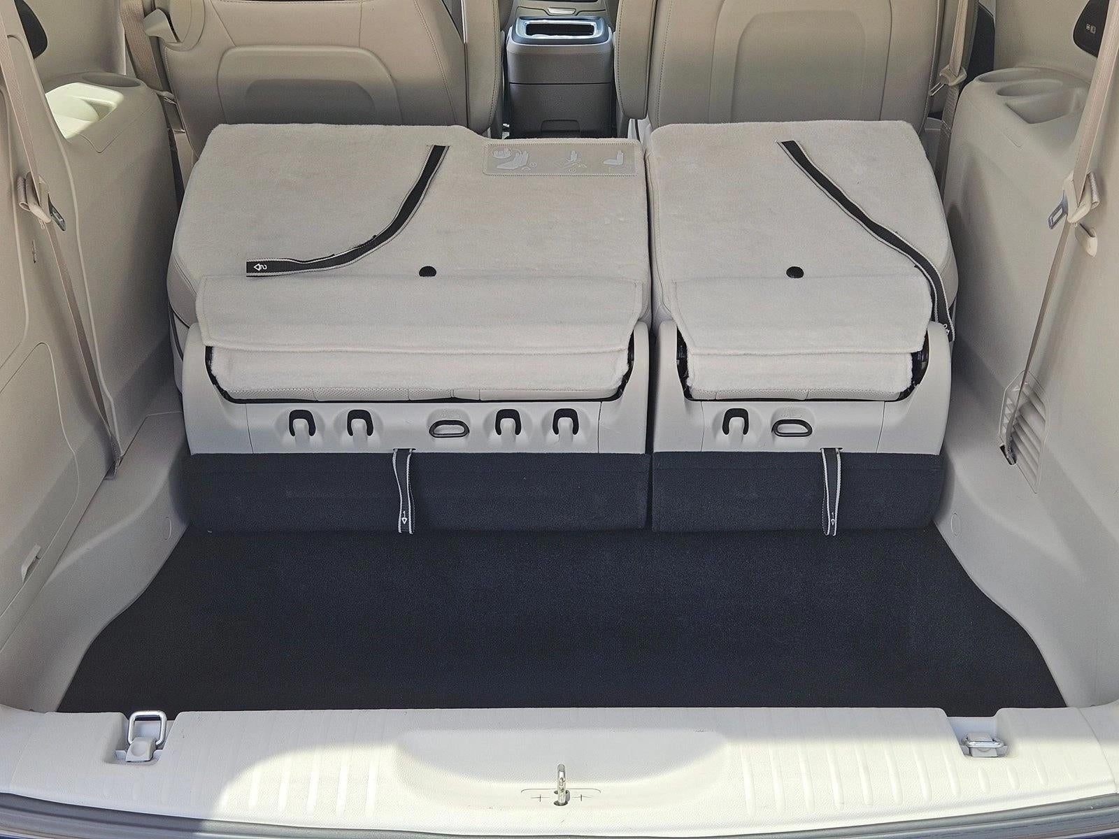2018 Chrysler Pacifica Hybrid Limited FWD
