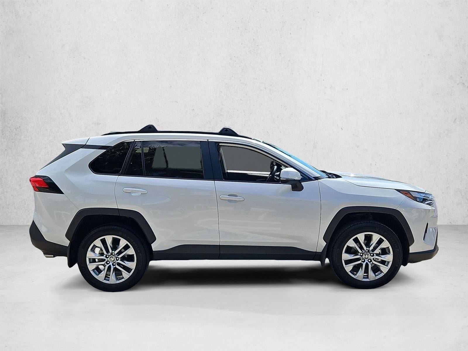 2025 Toyota RAV4 XLE Premium FWD (Natl)