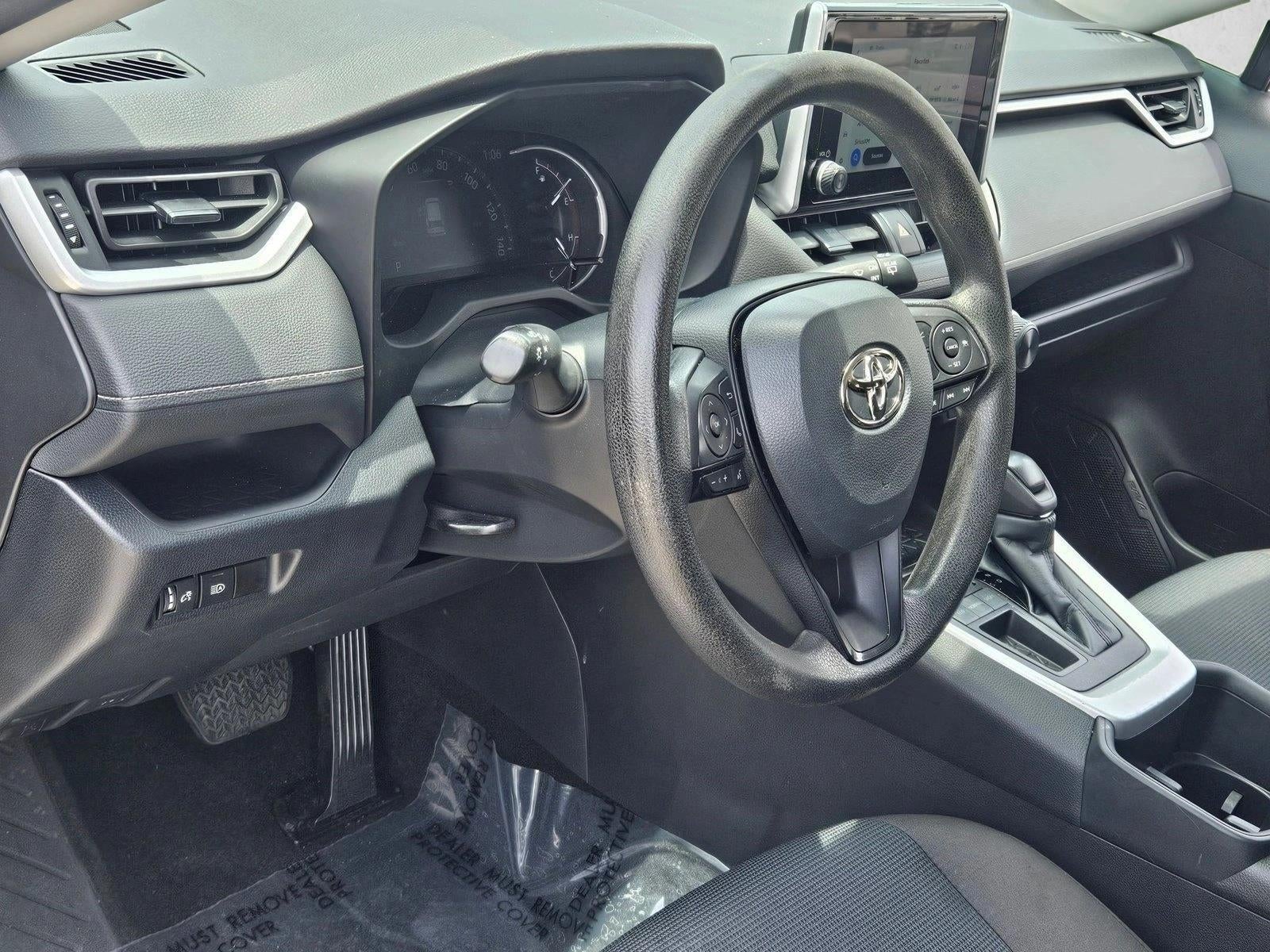2023 Toyota RAV4 LE FWD (GS)