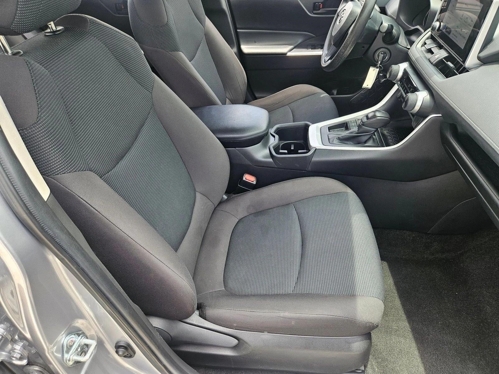 2023 Toyota RAV4 LE FWD (GS)