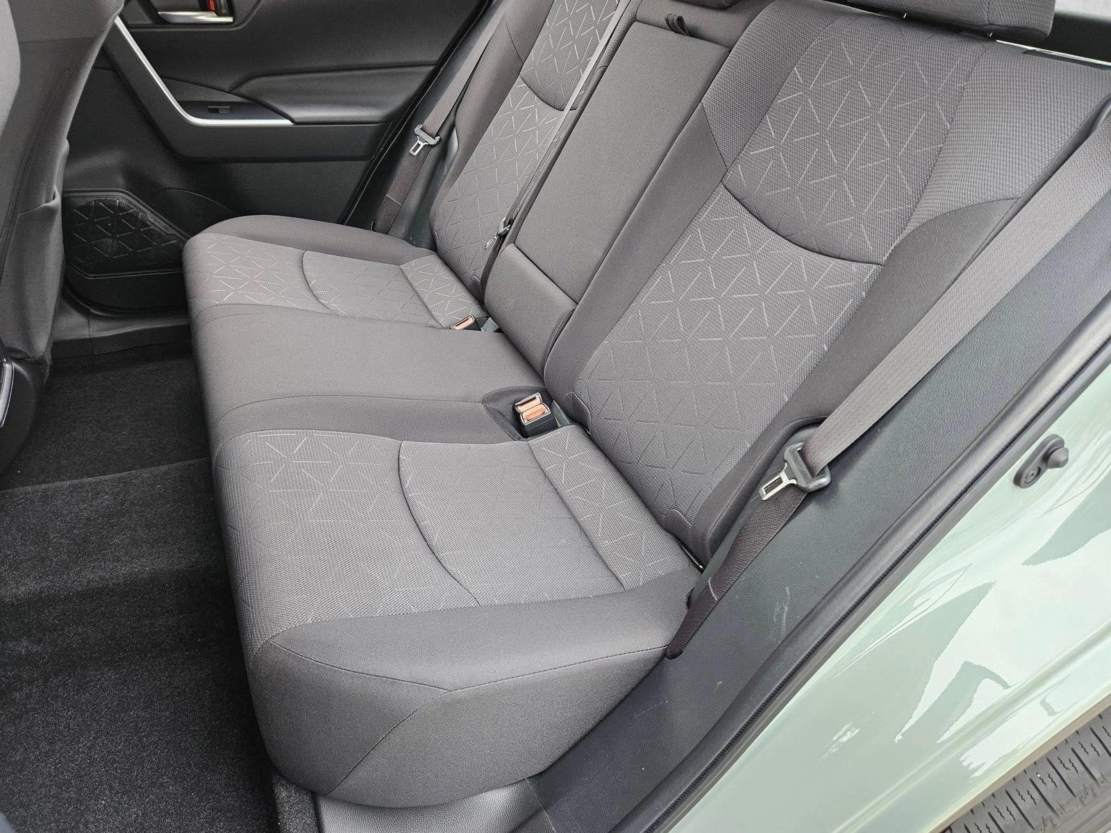 2022 Toyota RAV4 XLE FWD (GS)