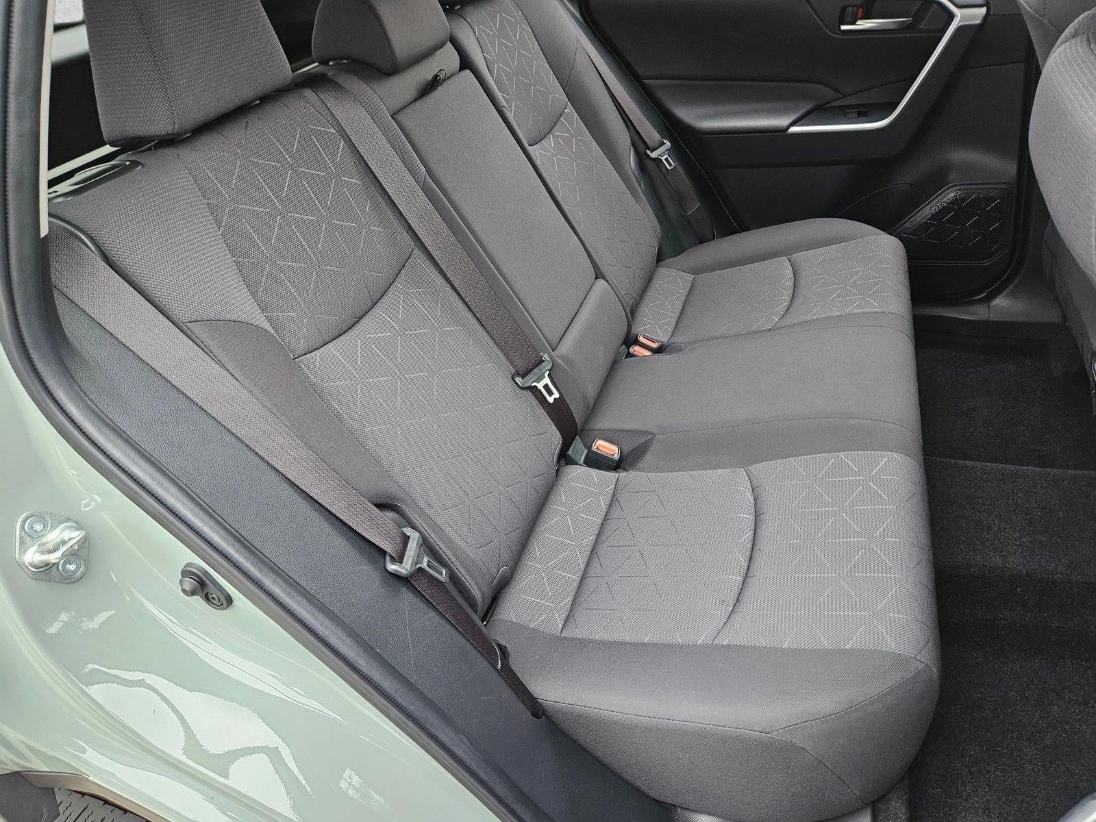 2022 Toyota RAV4 XLE FWD (GS)