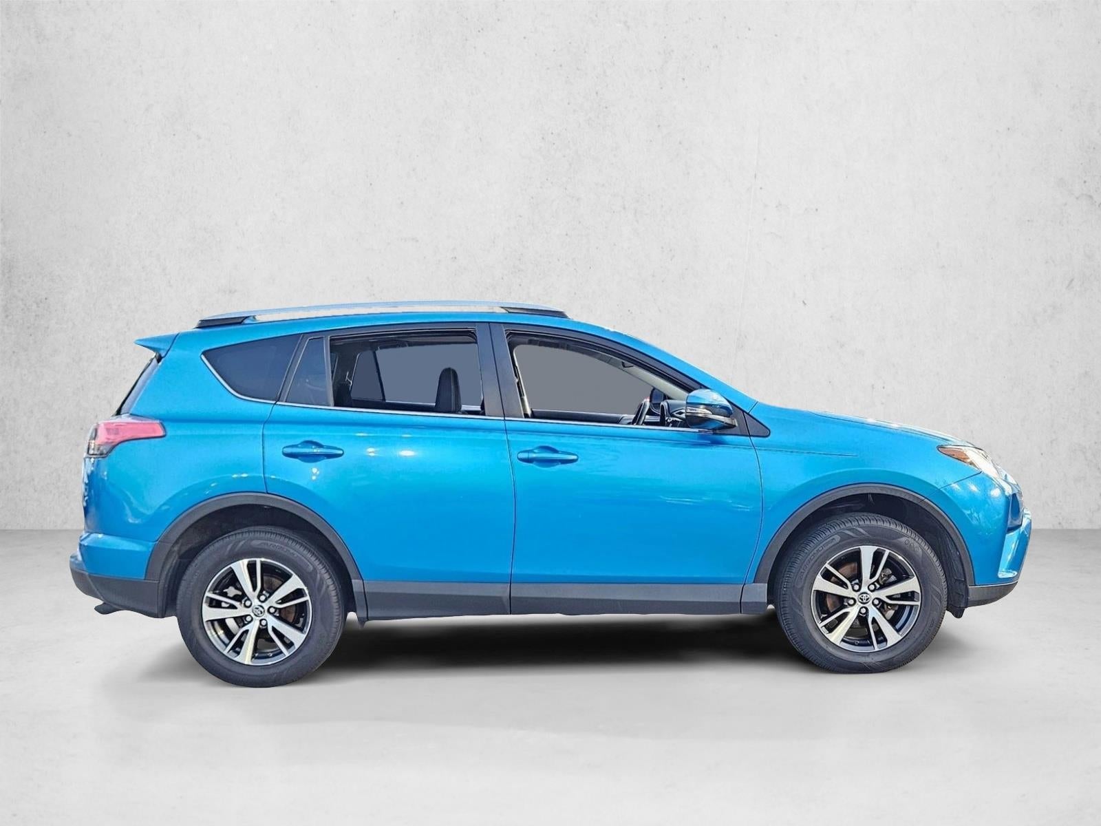 2018 Toyota RAV4 XLE FWD (GS)