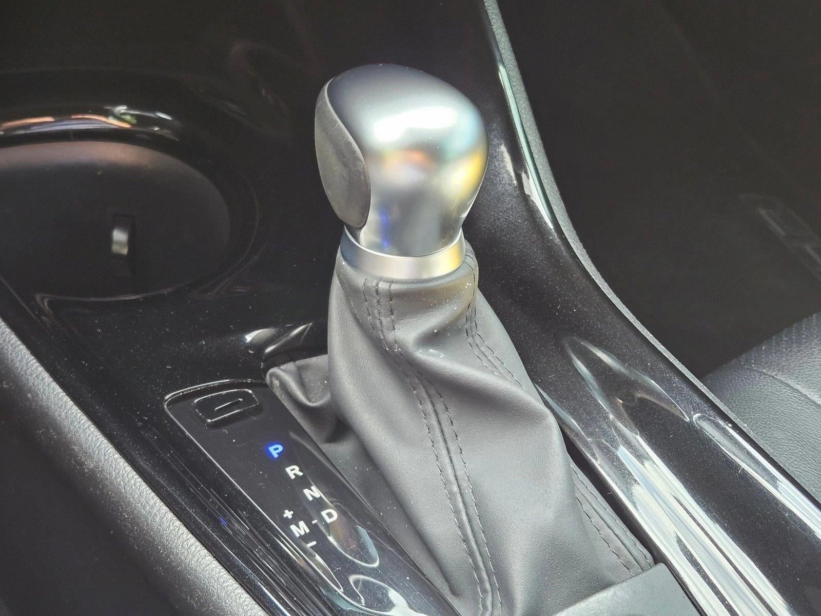 2019 Toyota C-HR XLE FWD (Natl)