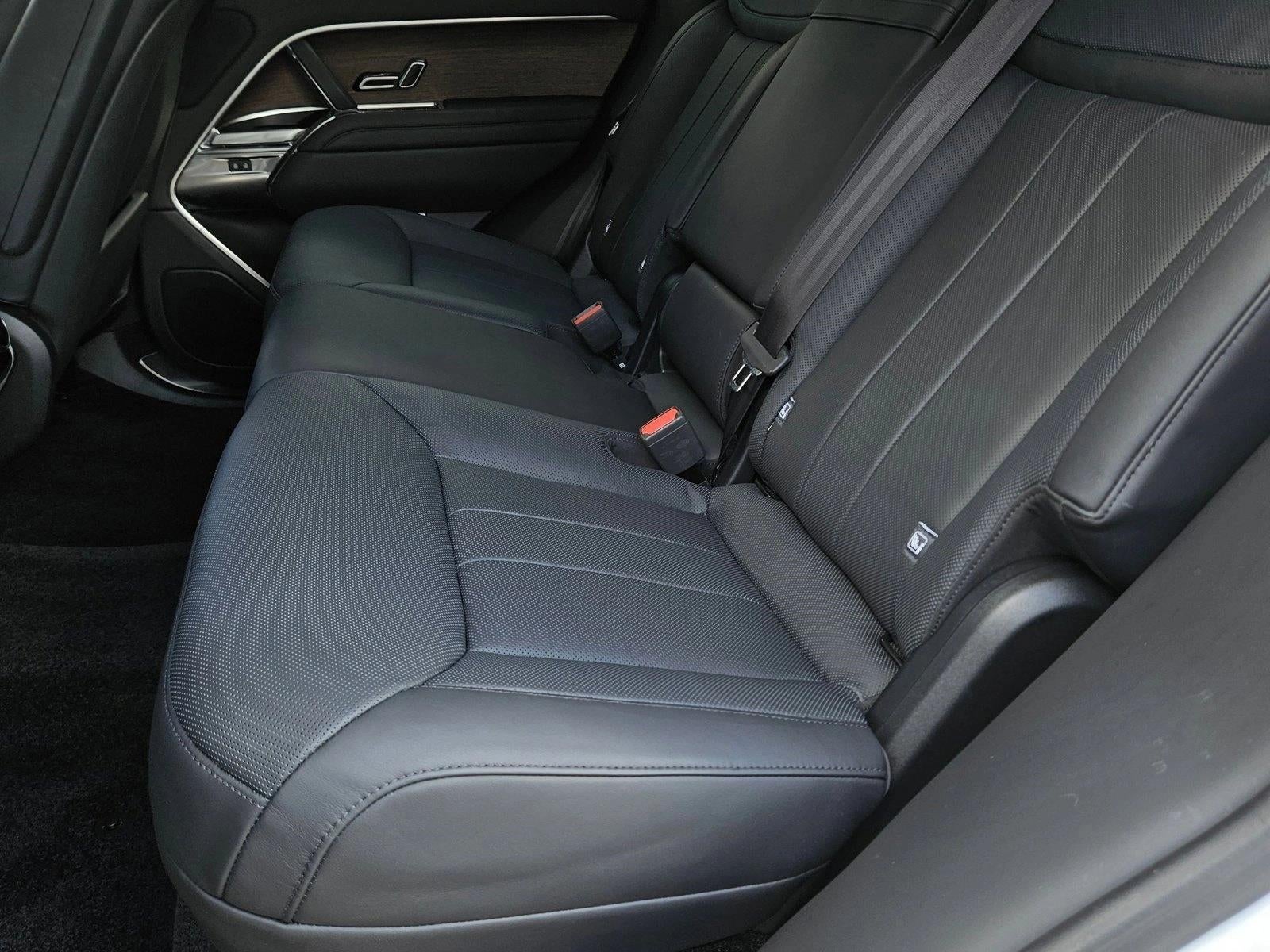 2023 Land Rover Range Rover P400 SE SWB