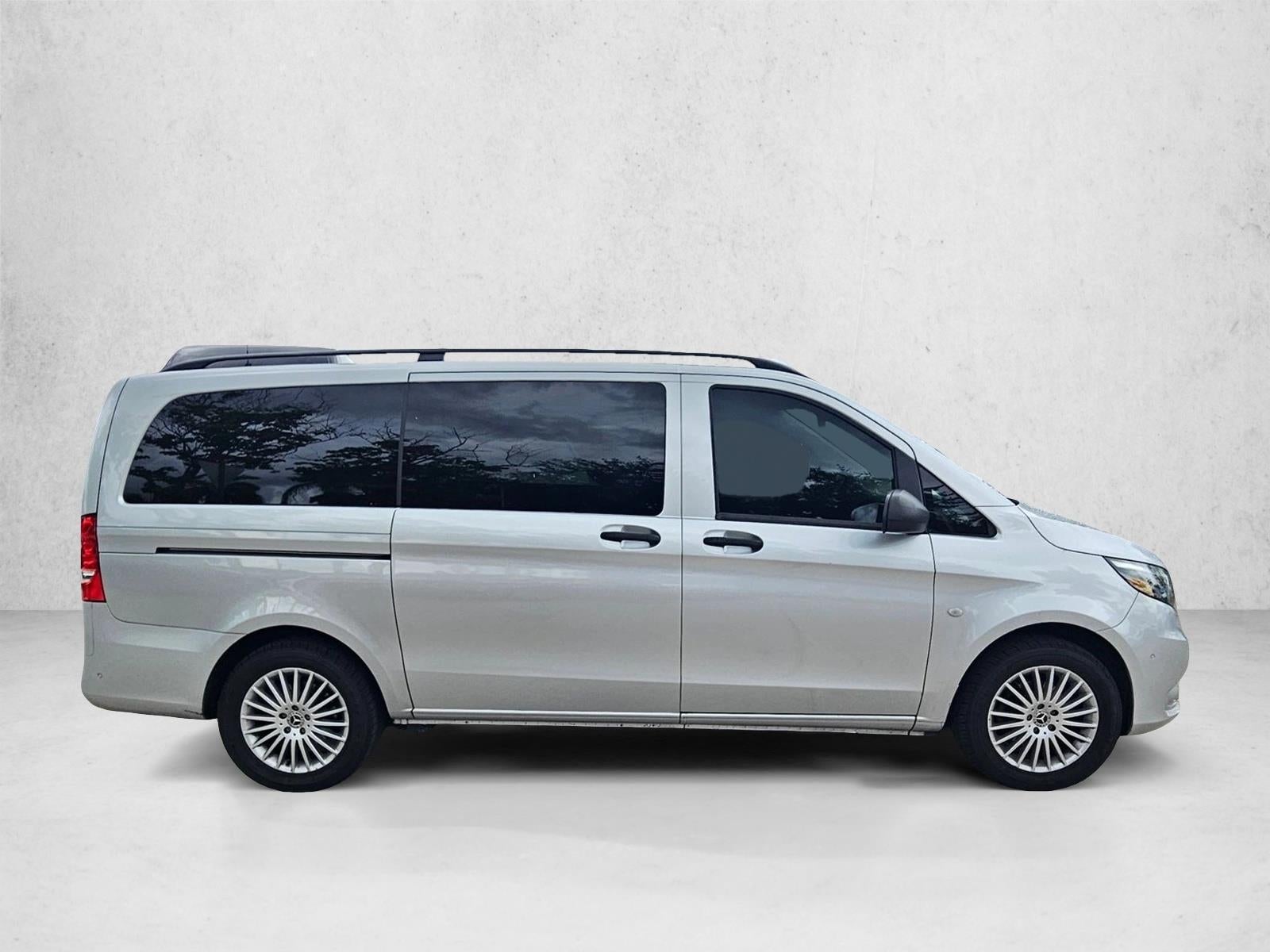 2023 Mercedes-Benz Metris Passenger Van Standard Roof 126" Wheelbase
