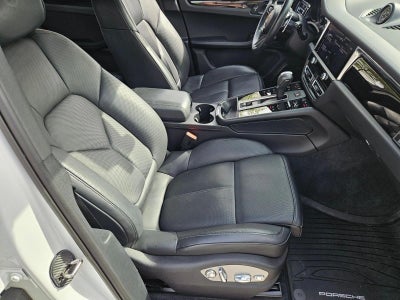 2025 Porsche Macan T AWD