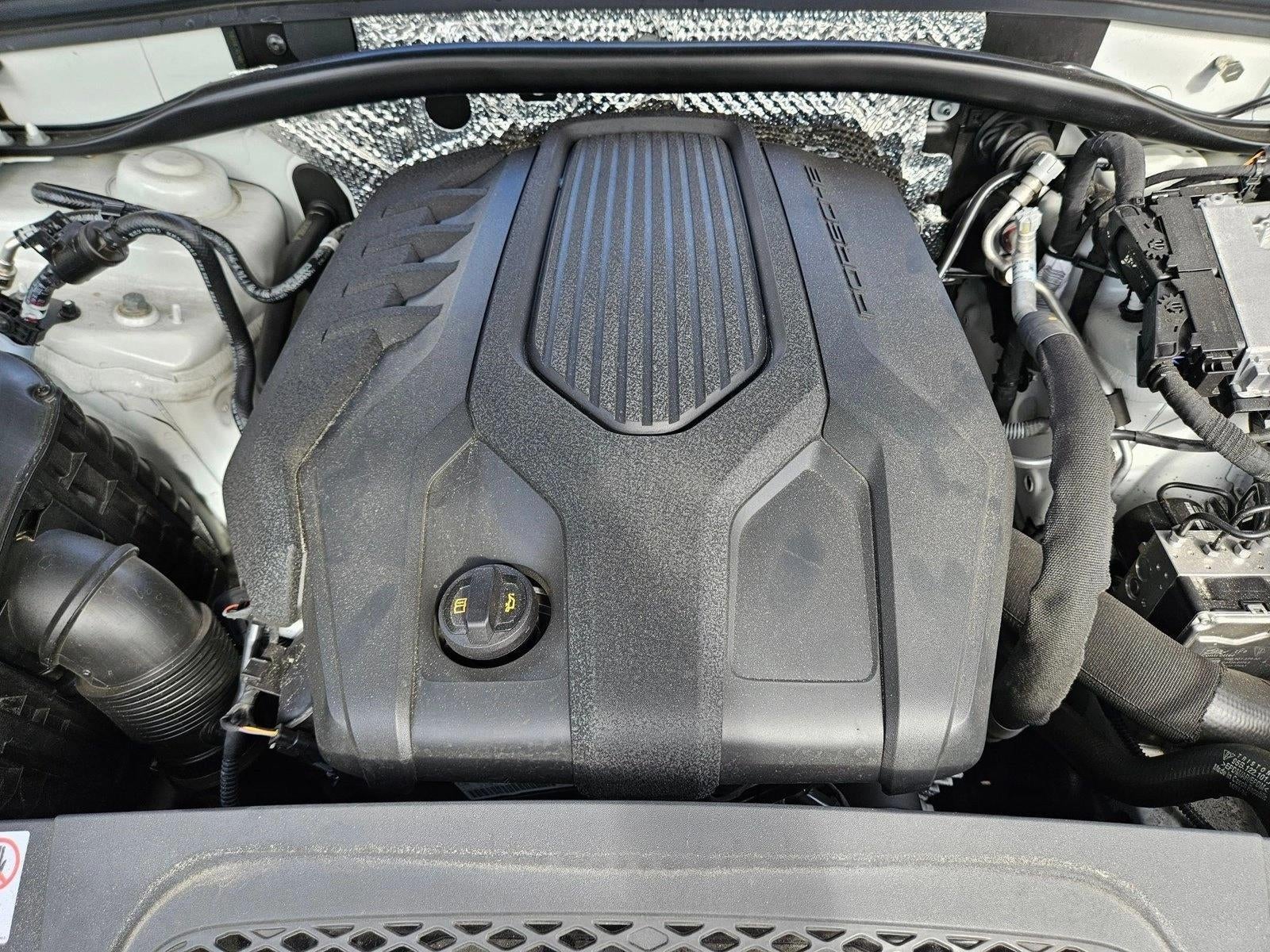 2025 Porsche Macan T AWD