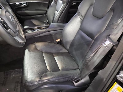 2020 Volvo XC90 T6 AWD Momentum 6 Passenger