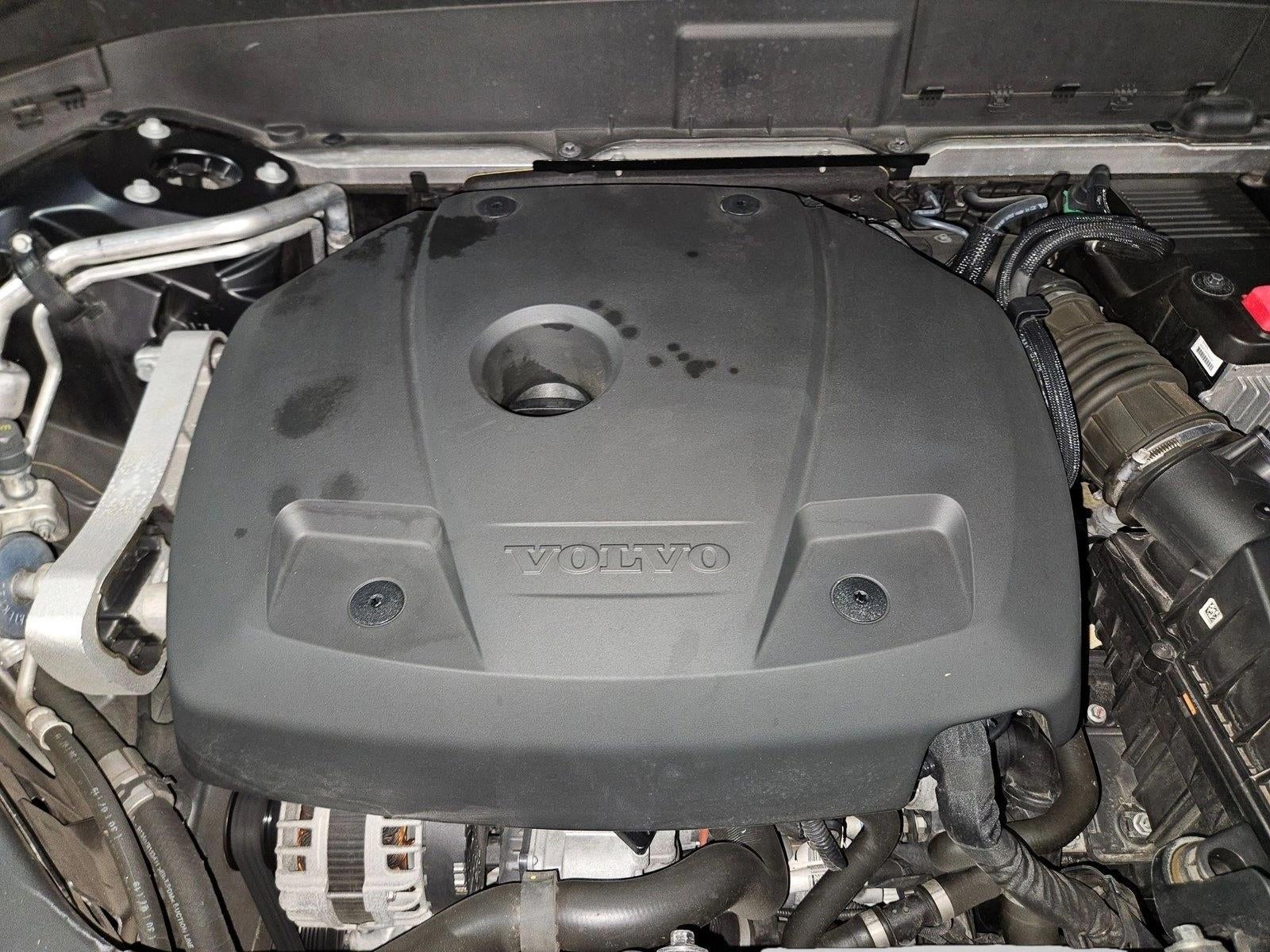 2020 Volvo XC90 T6 AWD Momentum 6 Passenger