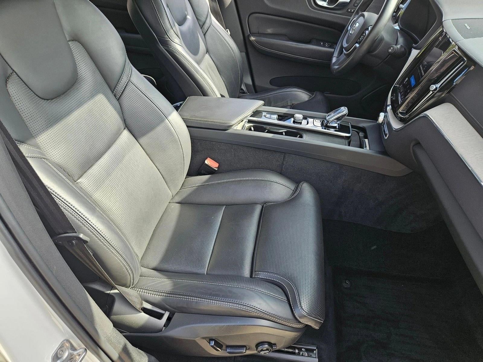 2022 Volvo XC60 B5 FWD Inscription