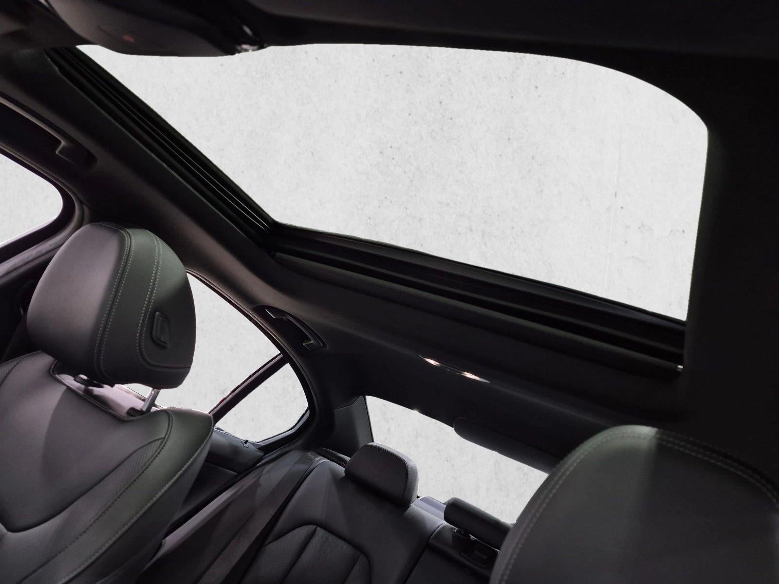 2022 BMW 330i Sedan North America