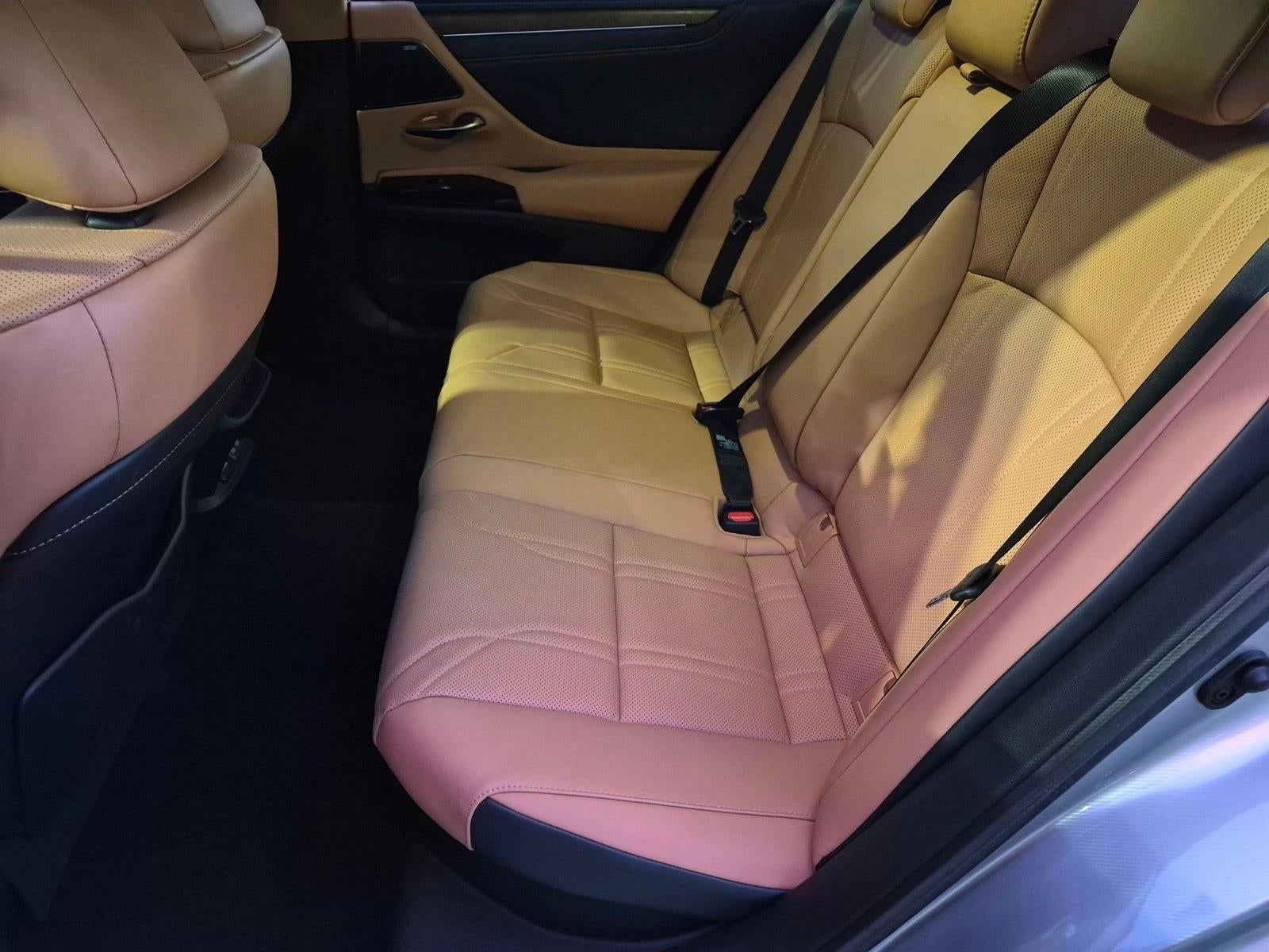 2023 Lexus ES 300h Ultra Luxury FWD
