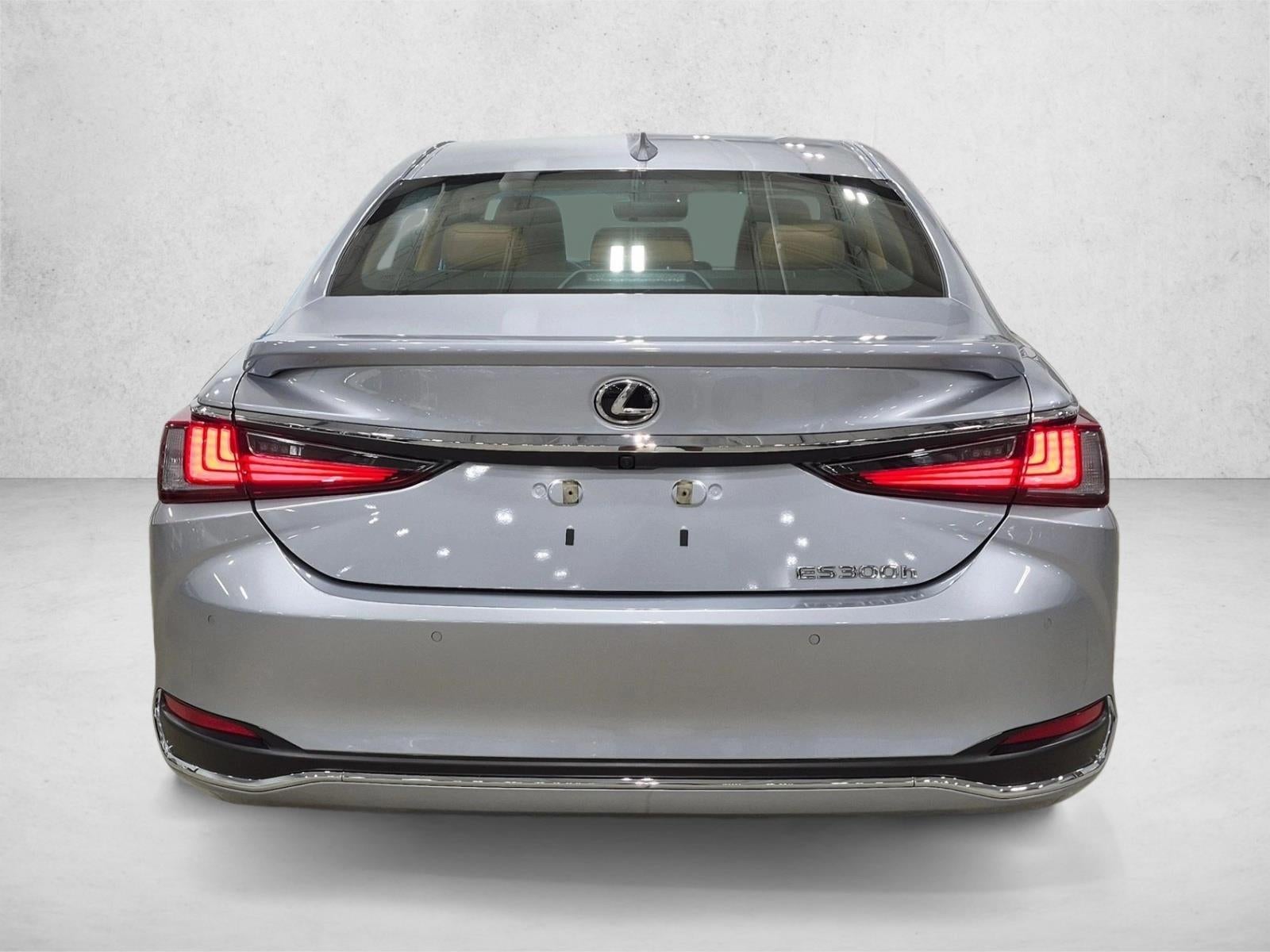 2023 Lexus ES 300h Ultra Luxury FWD
