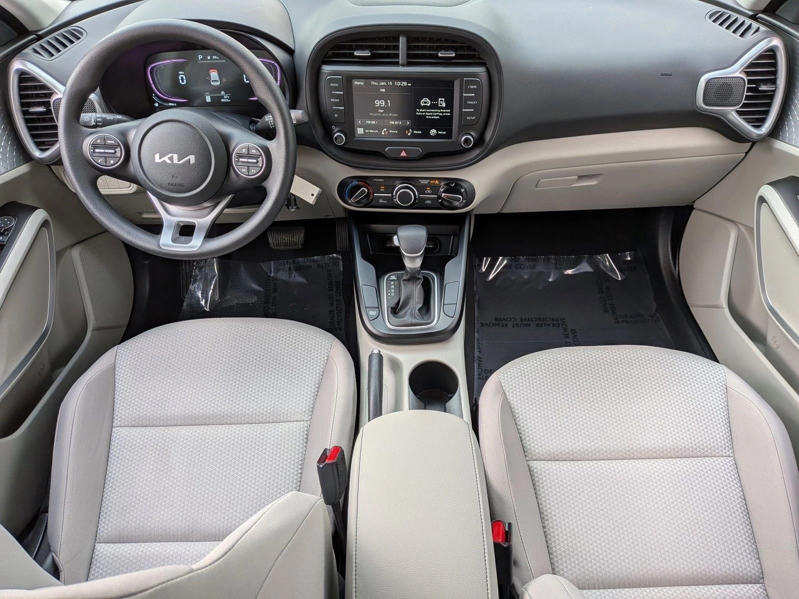 2024 Kia Soul LX IVT