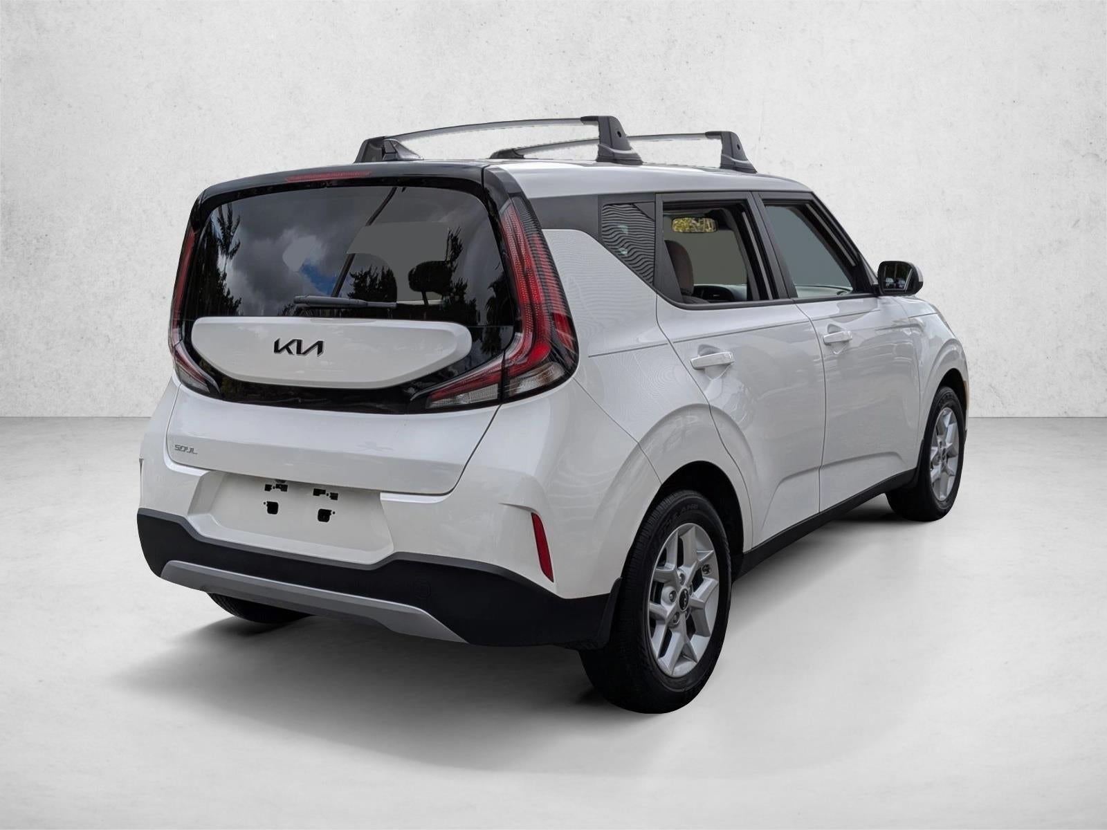 2024 Kia Soul LX IVT