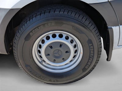 2022 Mercedes-Benz Sprinter Cargo Van 2500 Standard Roof I4 Gas 144" RWD